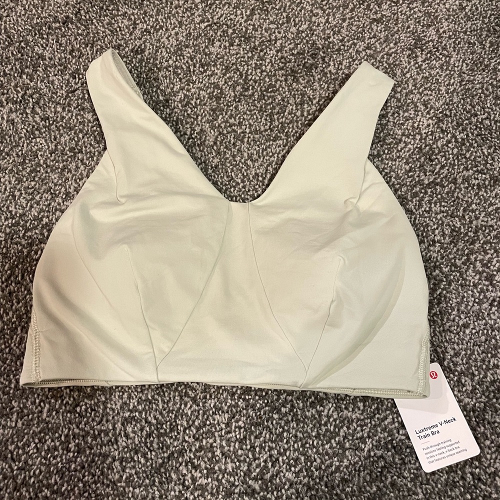 lululemon sports bra